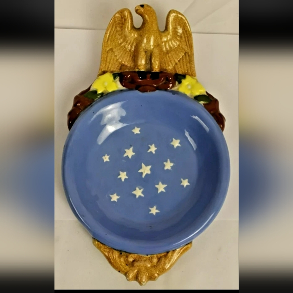 Vintage 1975 Eagle Wall Plate